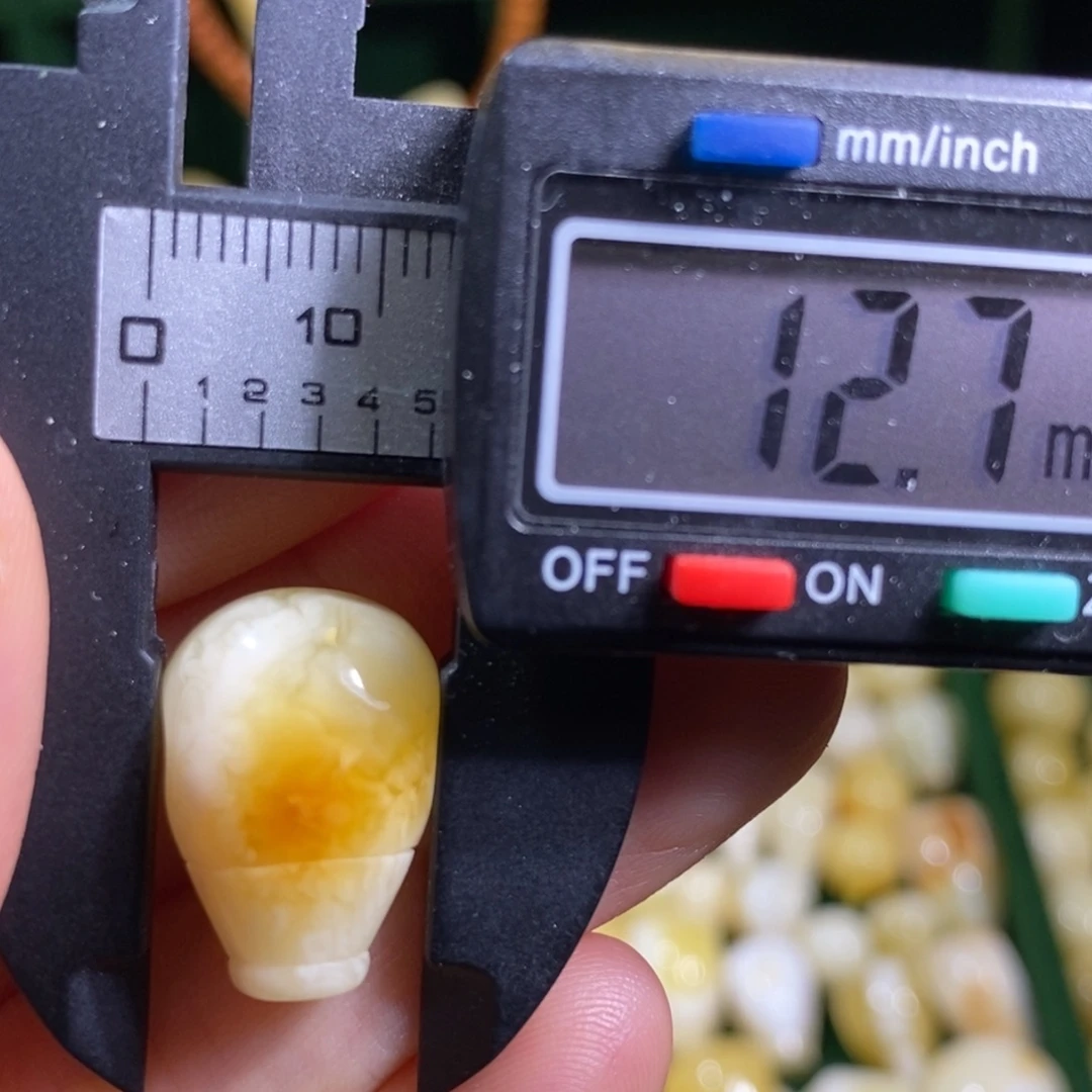 蜜蜡未镶嵌裸石配饰