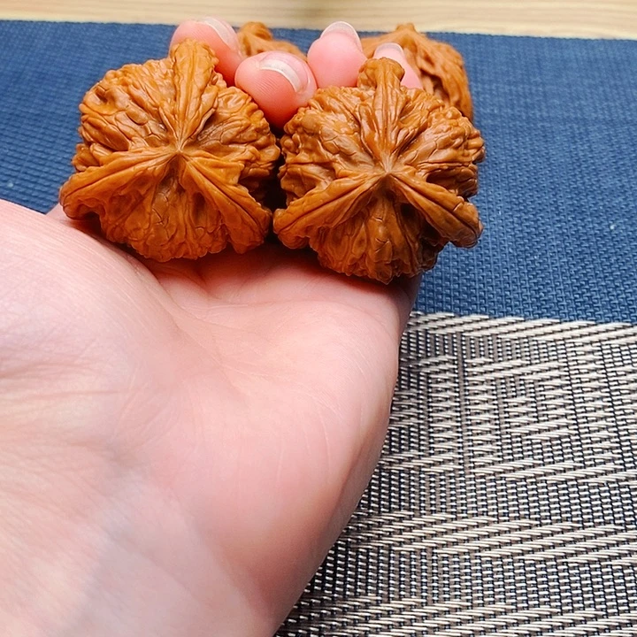 ꧁***࿐文玩核桃吊坠三棱