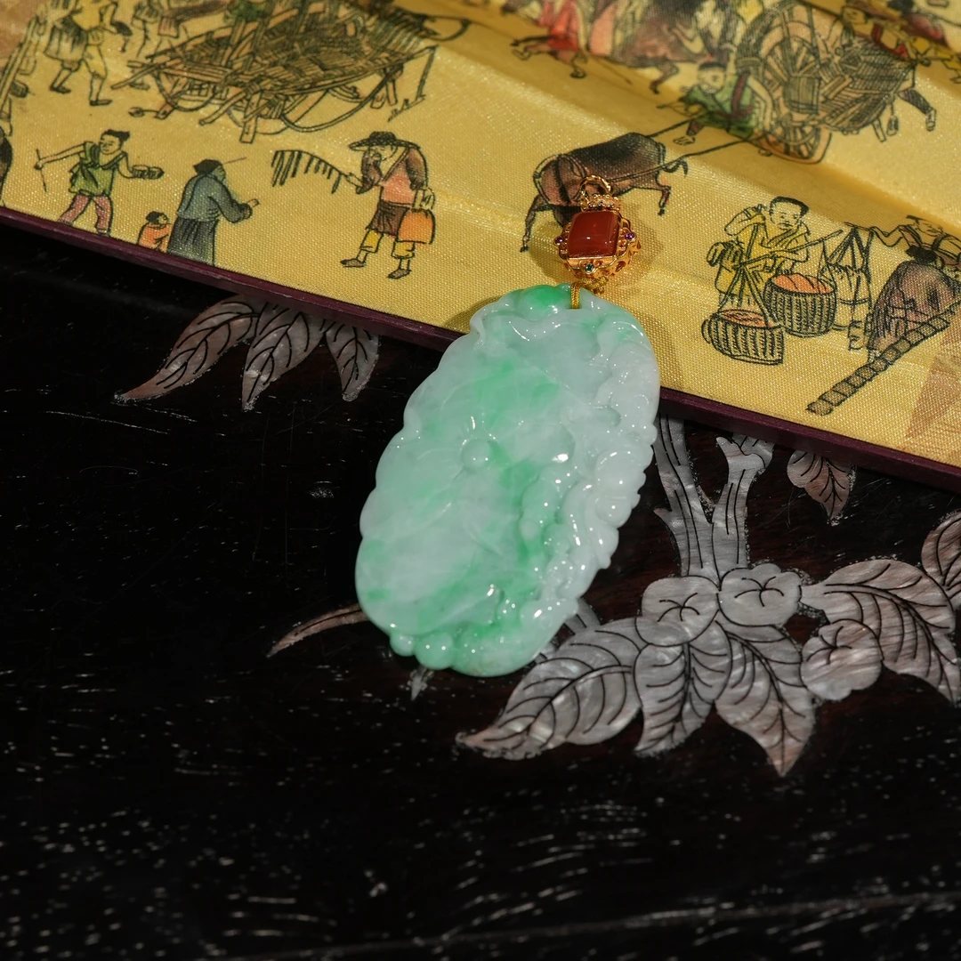 2.15香港王老板-翡翠吊坠5y269