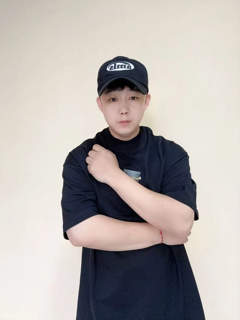 25新款【小巴的胶带短袖】宽松克小领口时尚百搭情侣同款纯棉半袖