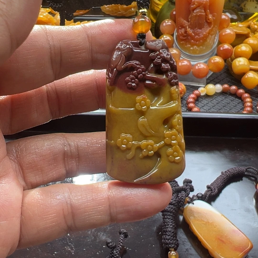 石英质玉未镶嵌颈饰