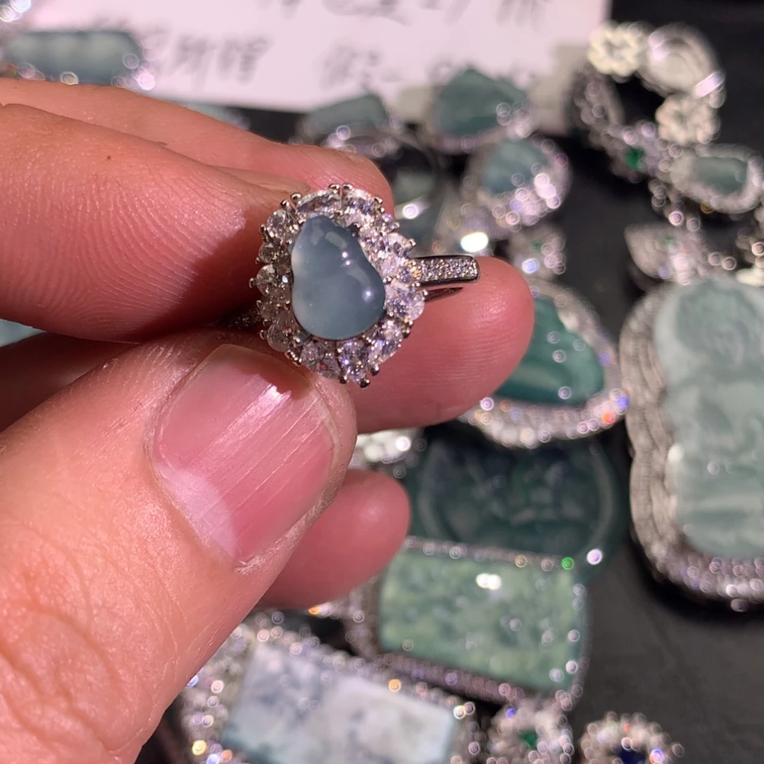 翡翠颈饰未镶嵌葫芦戒指