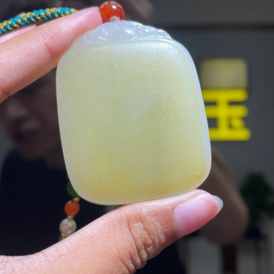Y***子颈饰未镶嵌和田玉