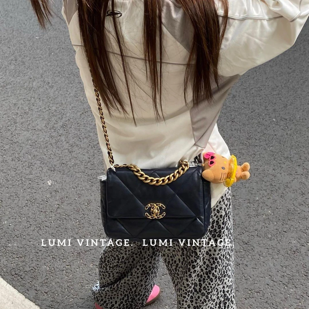 95新 Chanel/香奈儿 Lumi包展-黑金羊皮小号19bag单肩包