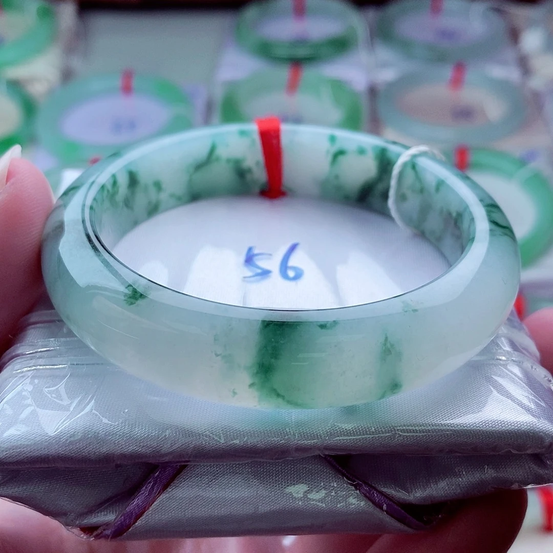 翡翠未镶嵌手镯363灵动飘逸意境冰透冰胶起光