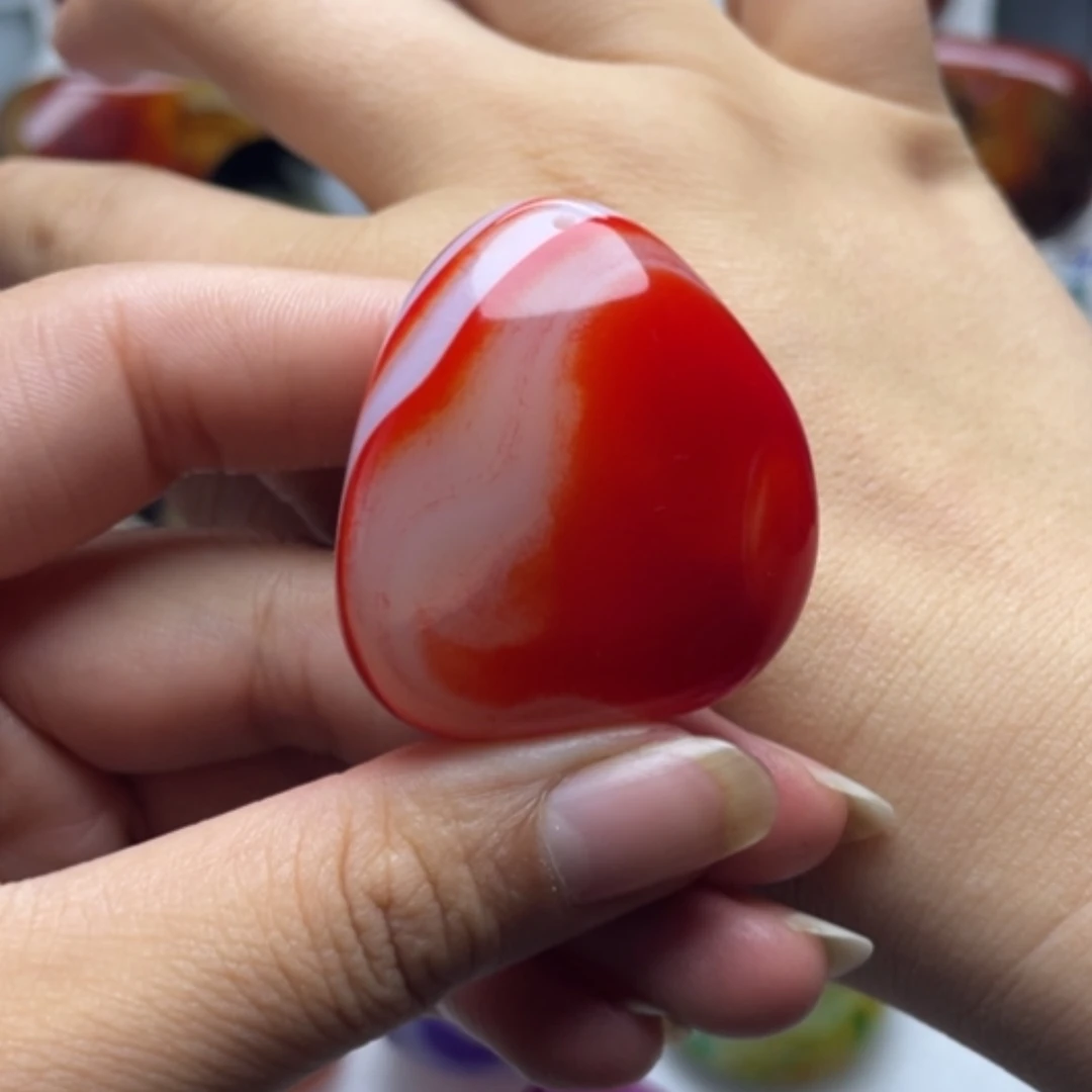 【闪购商品】未镶嵌玛瑙/玉髓珠宝奇石幸***草