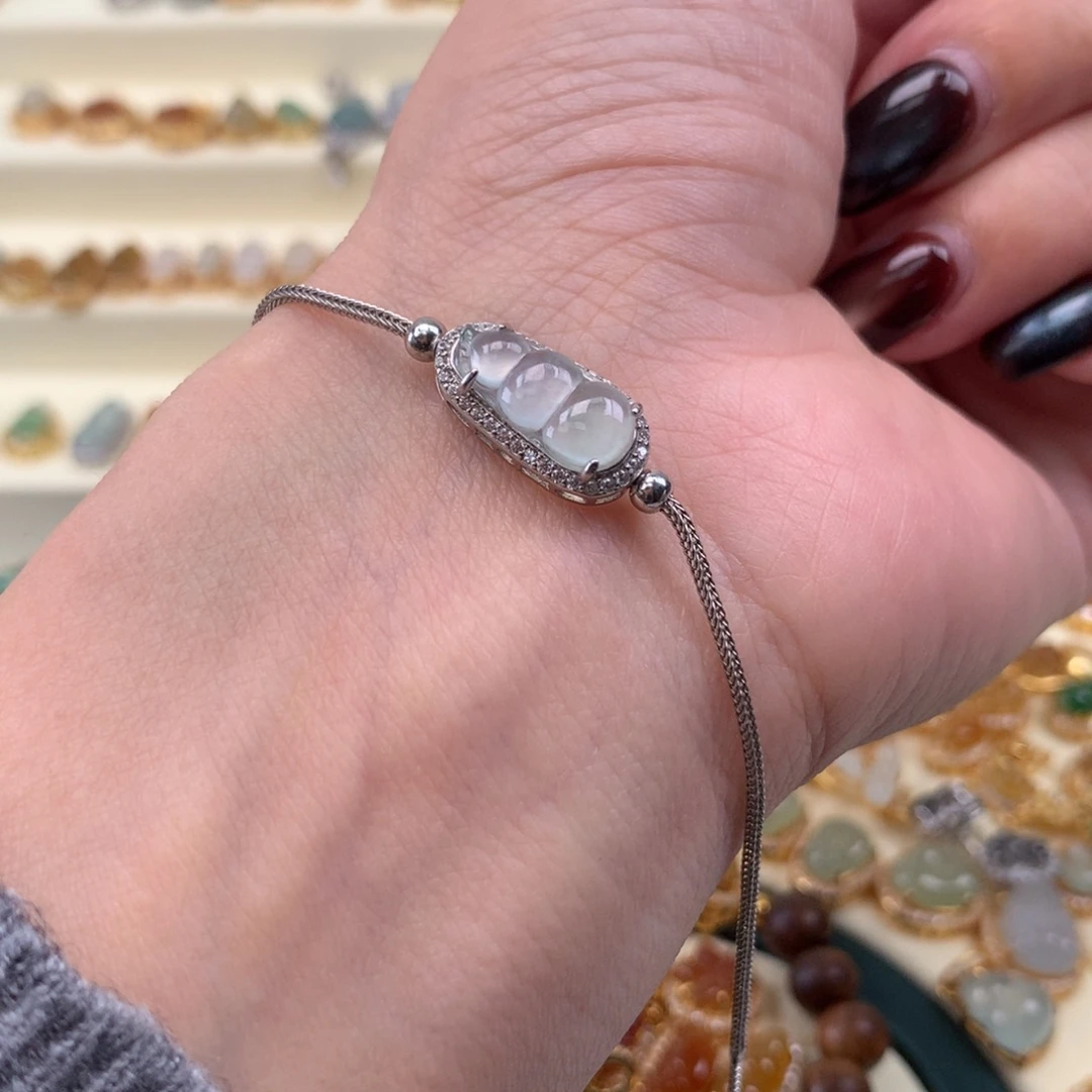 翡翠银S925镶嵌颈饰豆子