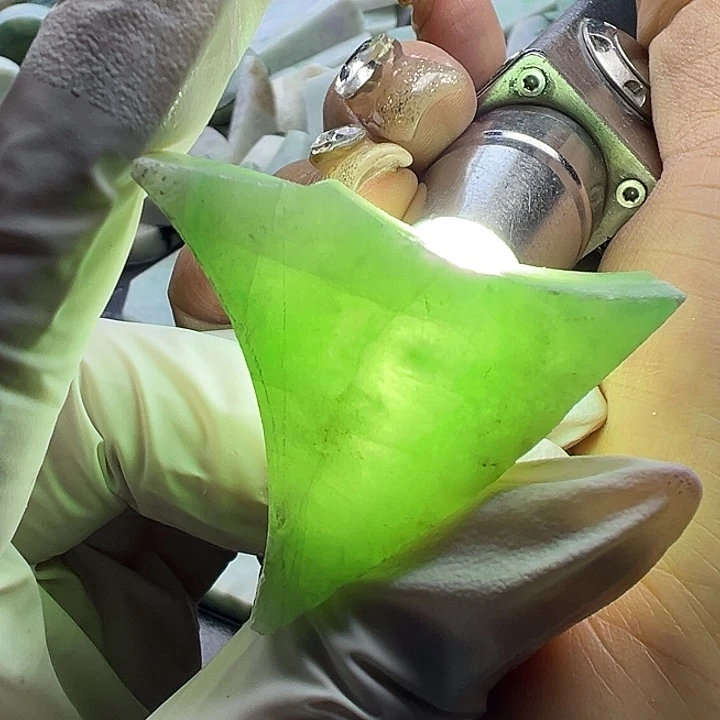 翡翠裸石翡翠冰绿6