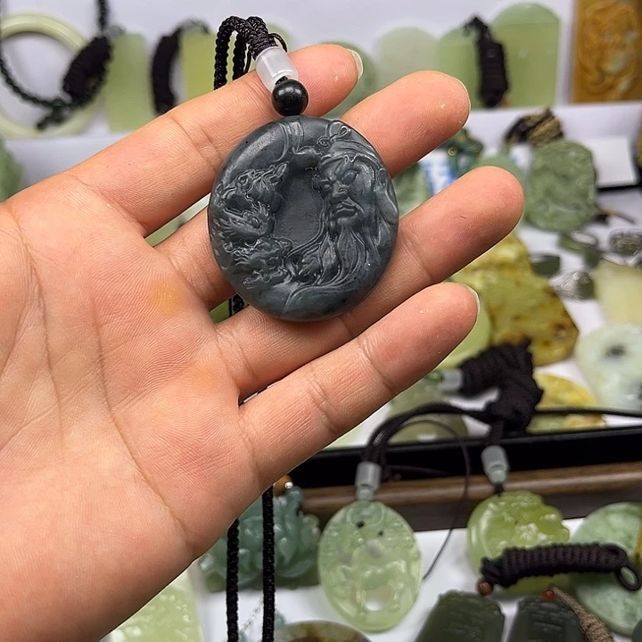 岫玉未镶嵌吊坠(赠链)