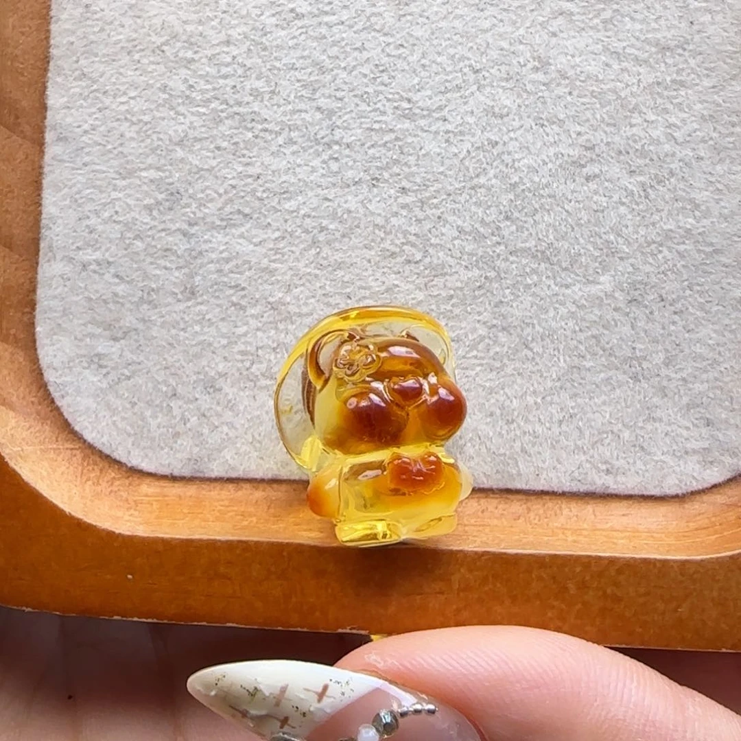 裸石琥珀未镶嵌.*琥珀