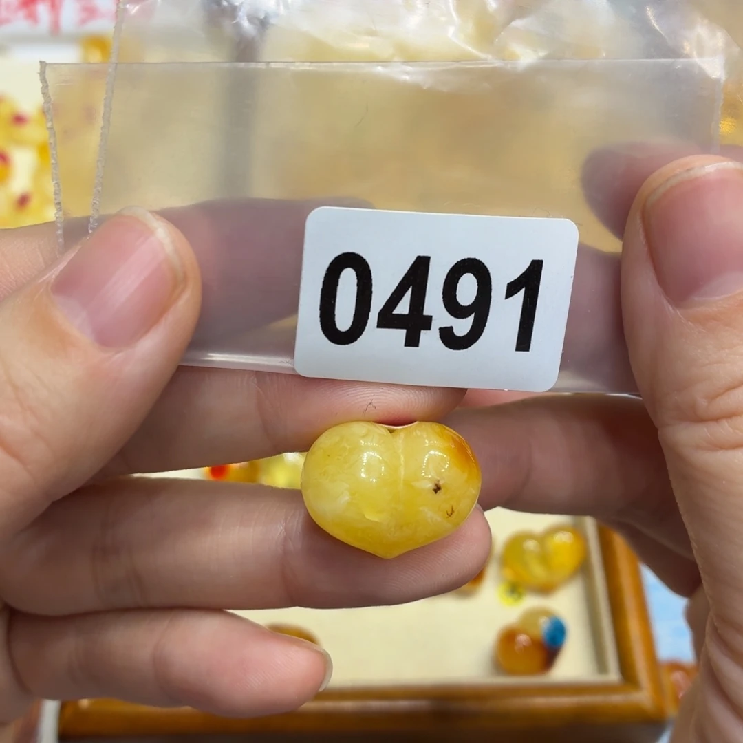 琥珀未镶嵌珠宝奇石