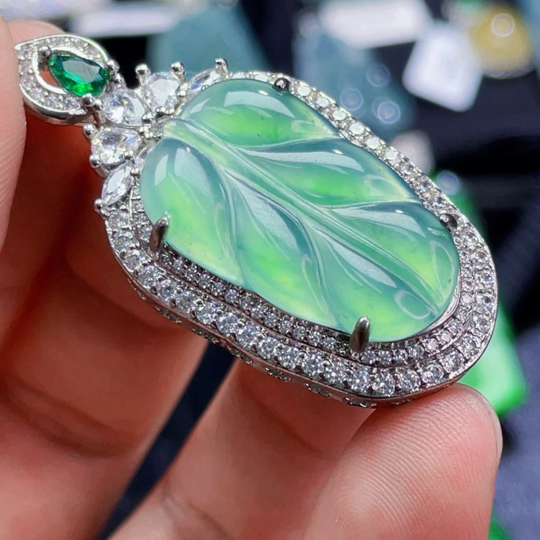 翡翠未镶嵌颈饰6，