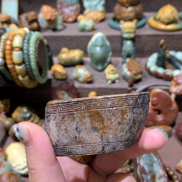 岫岩河磨玉（透闪石质玉）未镶嵌把件酌*