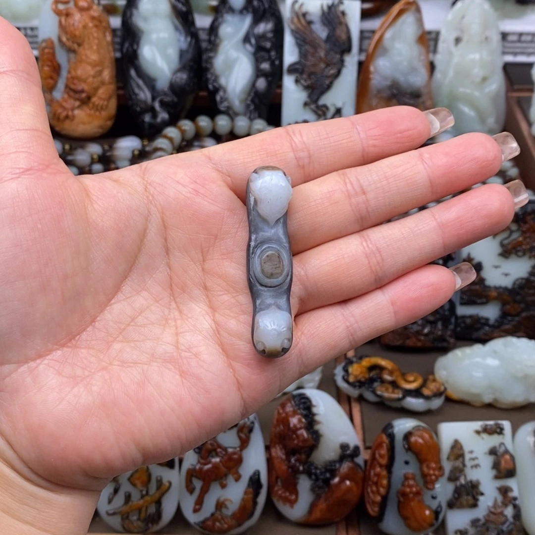 颈饰未镶嵌和田玉