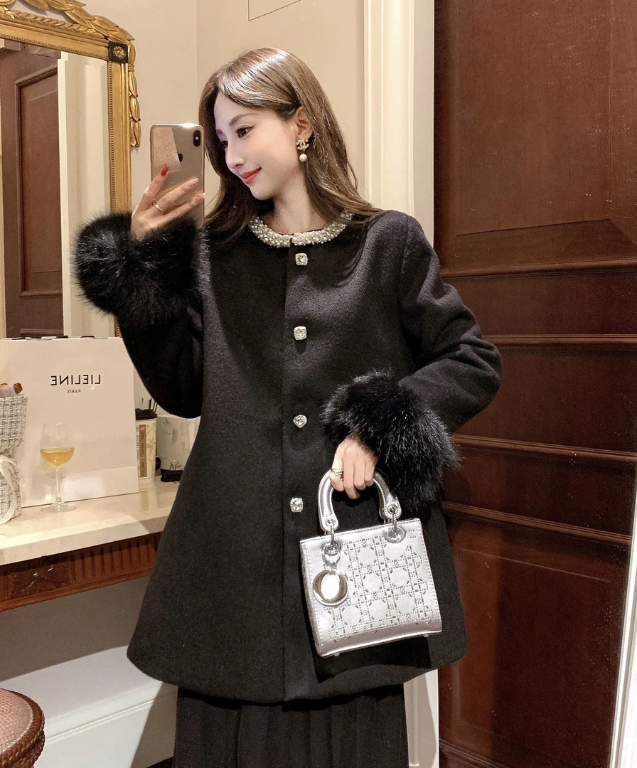 秋冬气质千金白月光秋冬保暖重工钉珠环保毛显瘦毛呢外套A1122