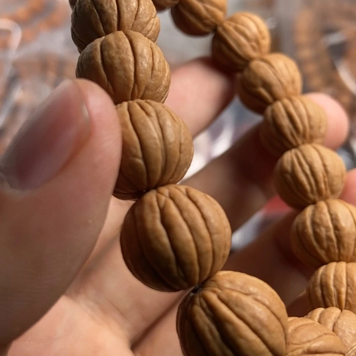 猴头核桃吊坠高**兴你不去上班