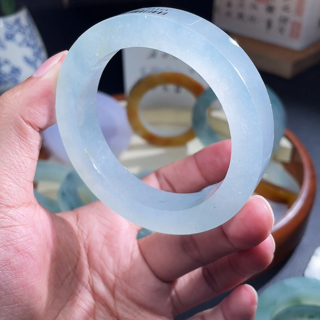 未镶嵌手镯定制翡翠