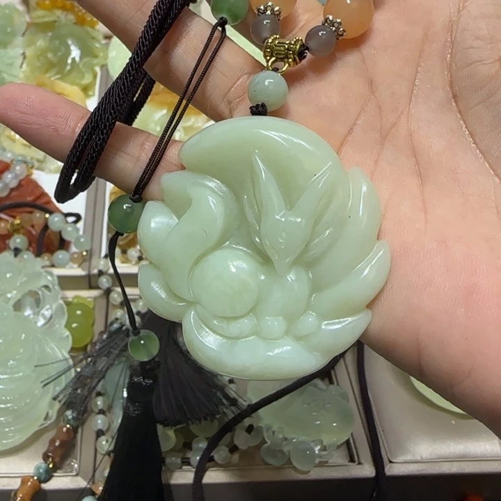 蛇纹石玉吊坠未镶嵌