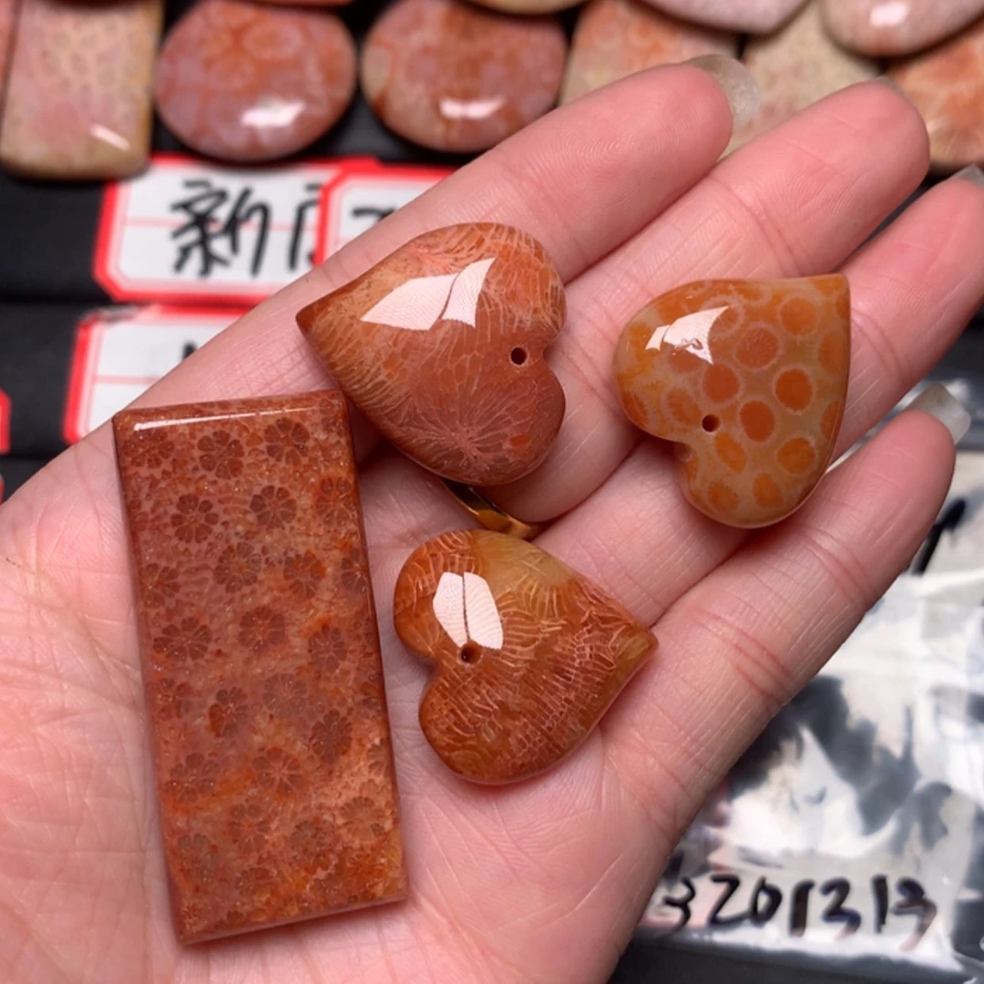 【闪购商品】硅化玉颈饰未镶嵌v****D