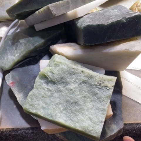 未镶嵌和田玉（糖玉）挂件简*