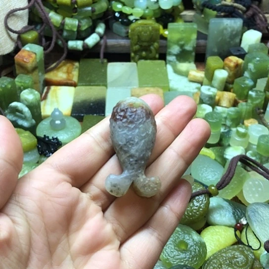 未镶嵌岫玉吊坠岫