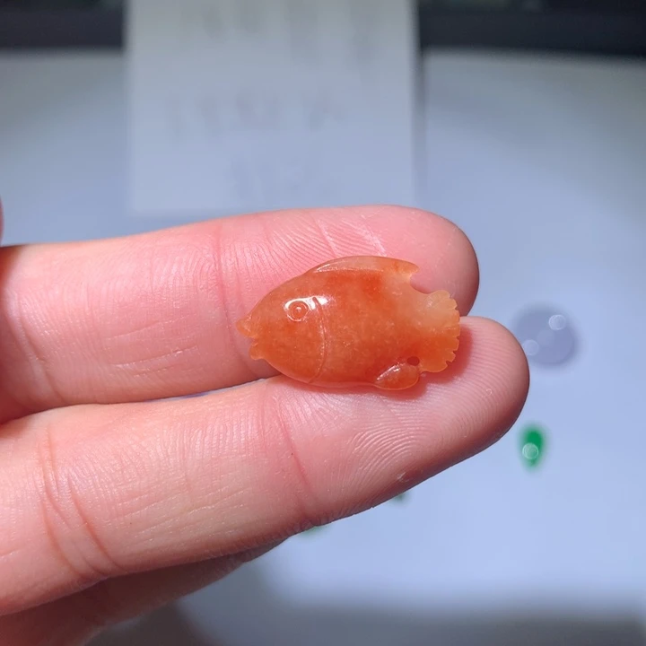 翡翠未镶嵌颈饰挂件