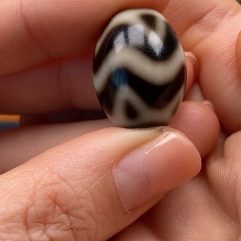 亮***点玛瑙/玉髓未镶嵌珠宝半成品