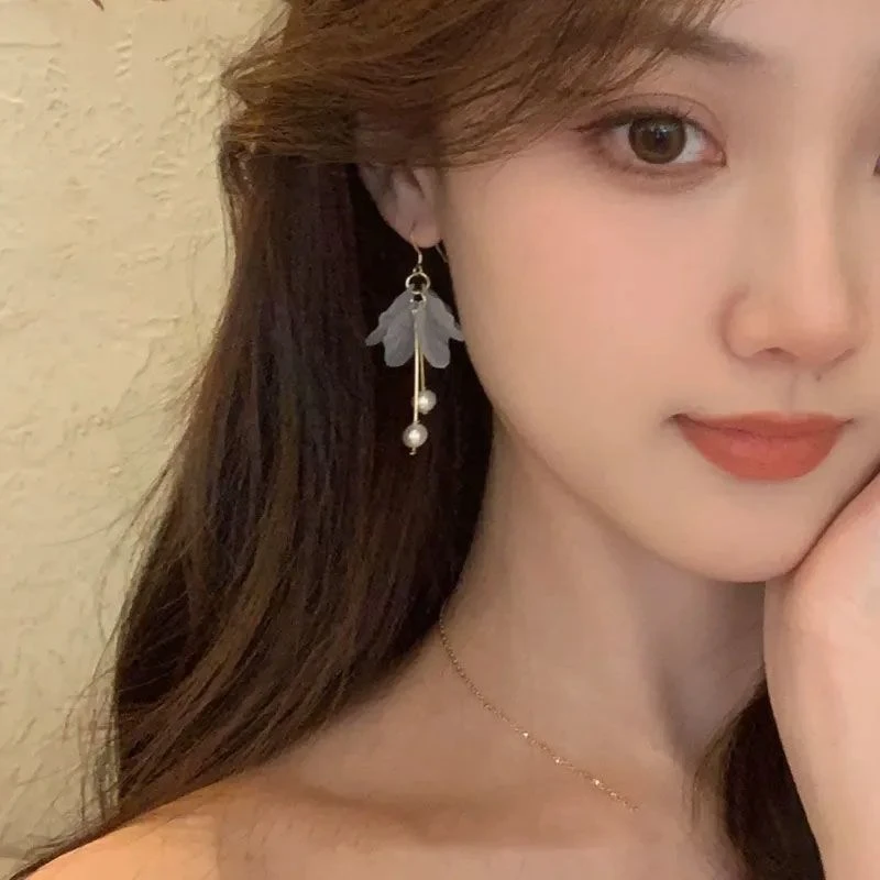 合金耳饰 轻奢小众设计长款流苏超仙花瓣珠珠耳环女高级感耳饰