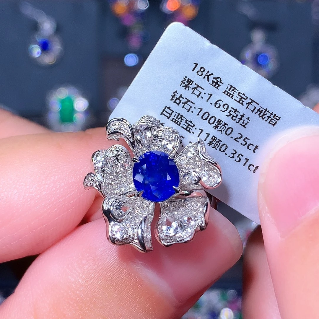 18K金镶嵌红宝石戒指