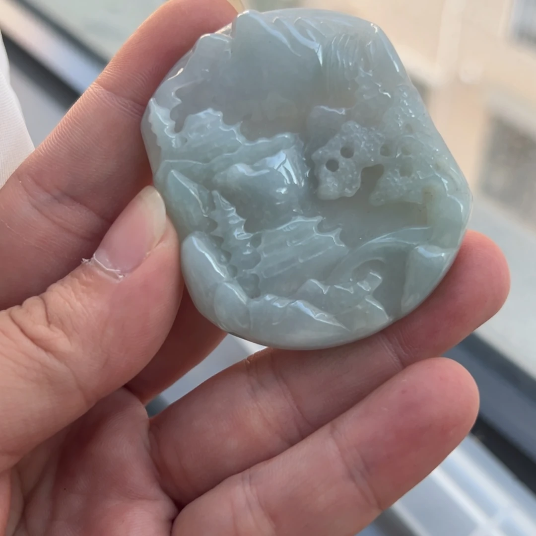 翡翠未镶嵌颈饰山水