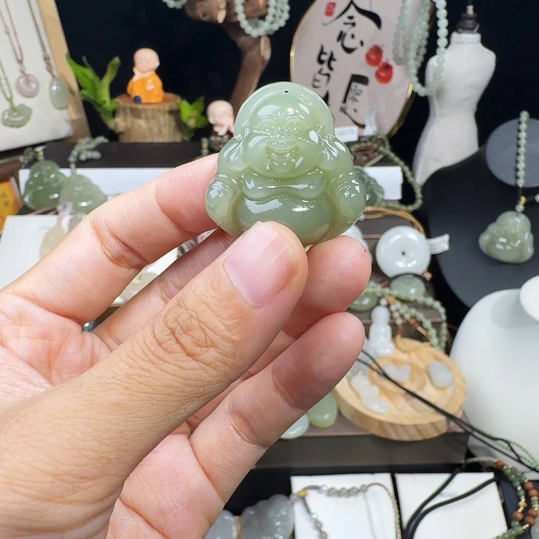 六***崽和田玉未镶嵌颈饰