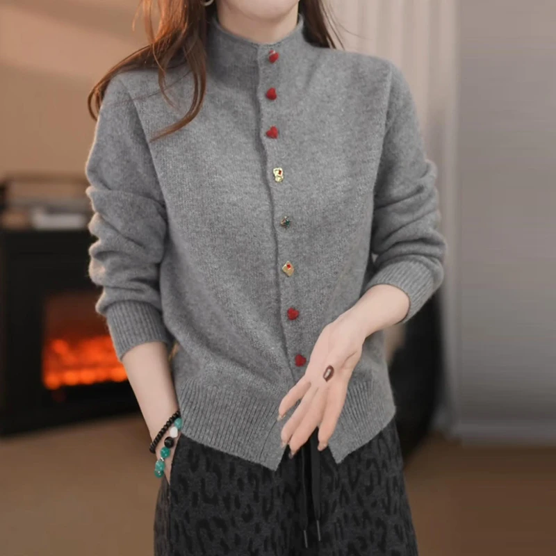 时尚半高领单排扣针织开衫女2025冬季新款气质洋气宽松显瘦上衣潮