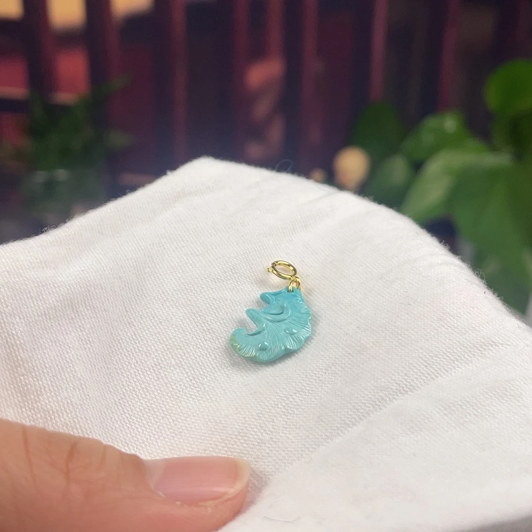 绿松石配饰未镶嵌