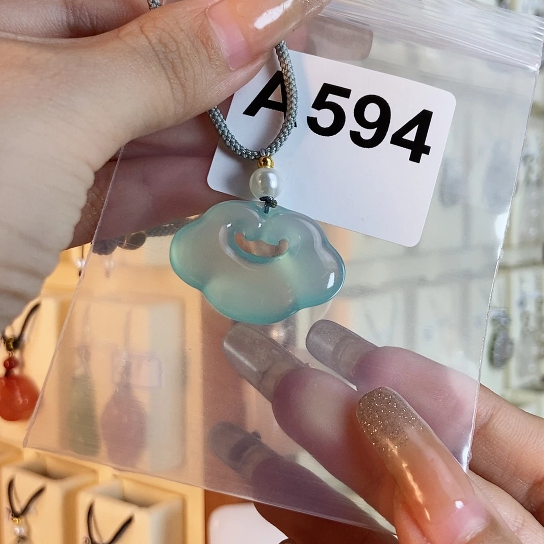 玛瑙/玉髓颈饰合金