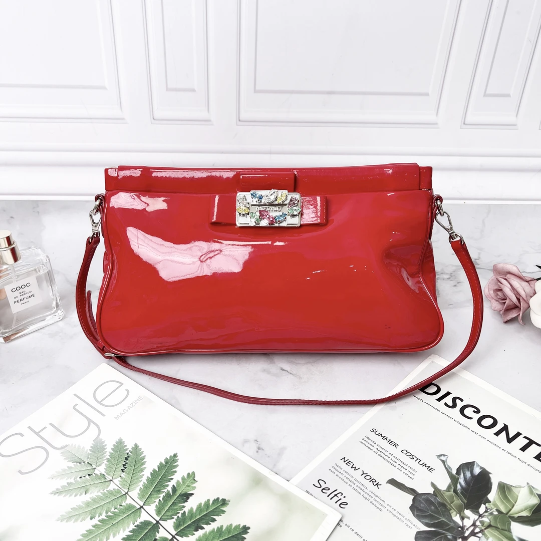 95新 MIU MIU/缪缪 Miumiu/缪缪红色漆皮秀款彩钻单肩包