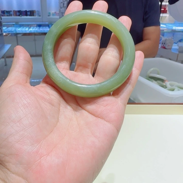 未镶嵌手镯和田玉45