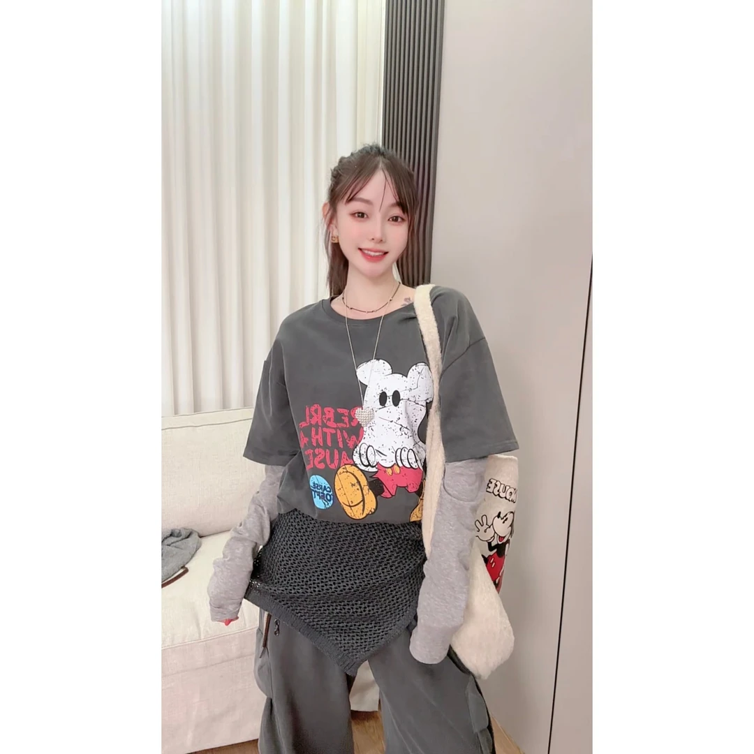 短袖圆领宽松型女性印花做旧T恤