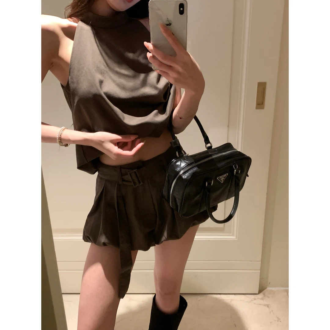 withmin白兔 电台小猫  设计感无袖挂脖背心花苞裤两件套2523342