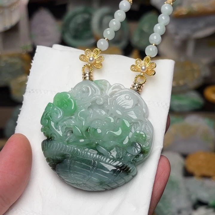 翡翠未镶嵌颈饰吊坠