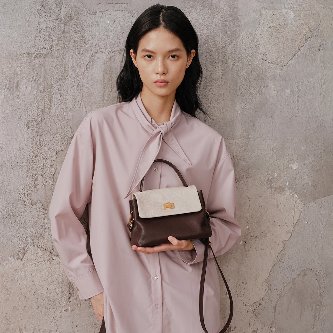 AVALEA葳里 头层植鞣拼鳄鱼纹牛皮邮差包手提单肩女包 升级版小号