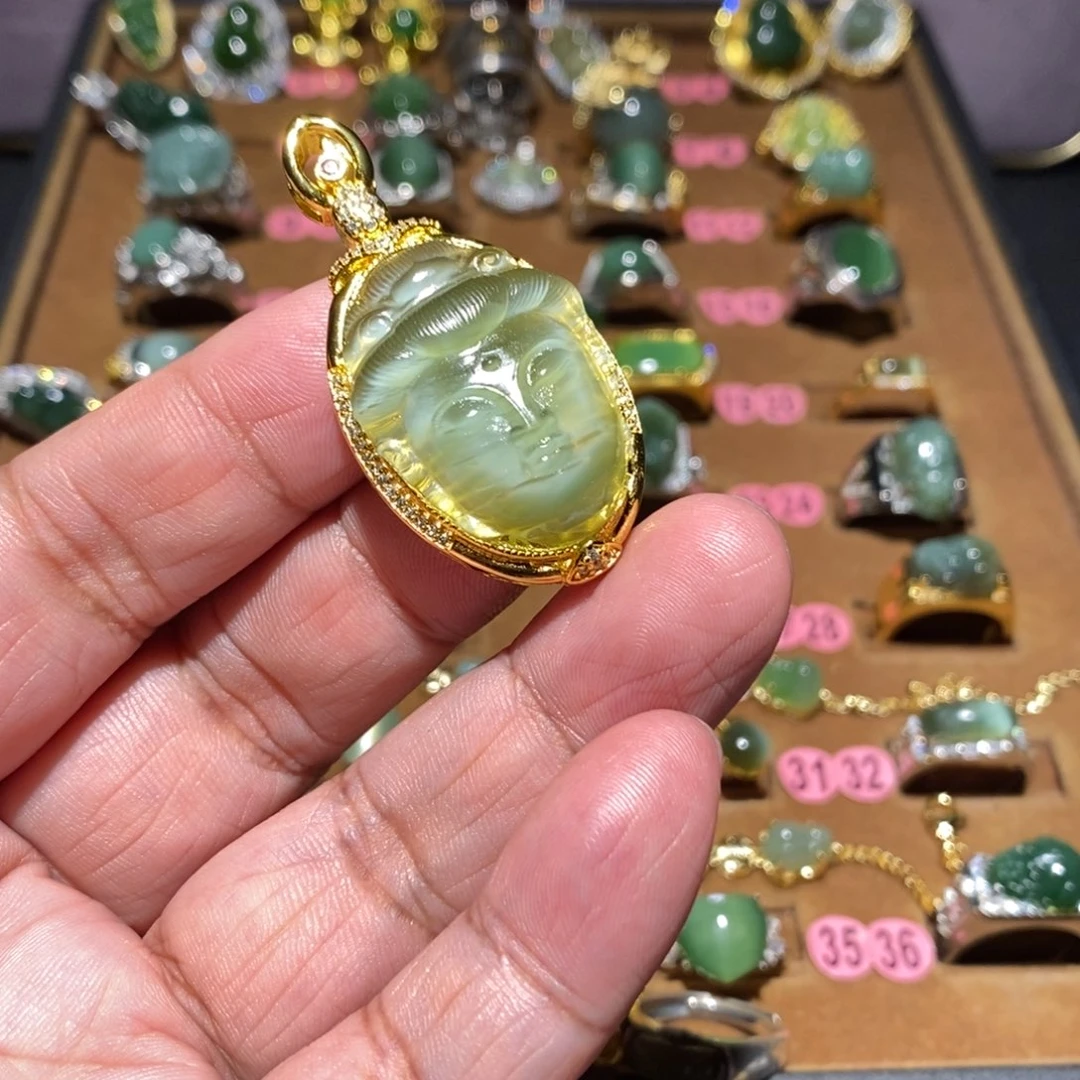 还***称和田玉（碧玉）未镶嵌颈饰