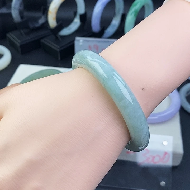 翡翠手镯未镶嵌56.2果绿底翡翠手镯