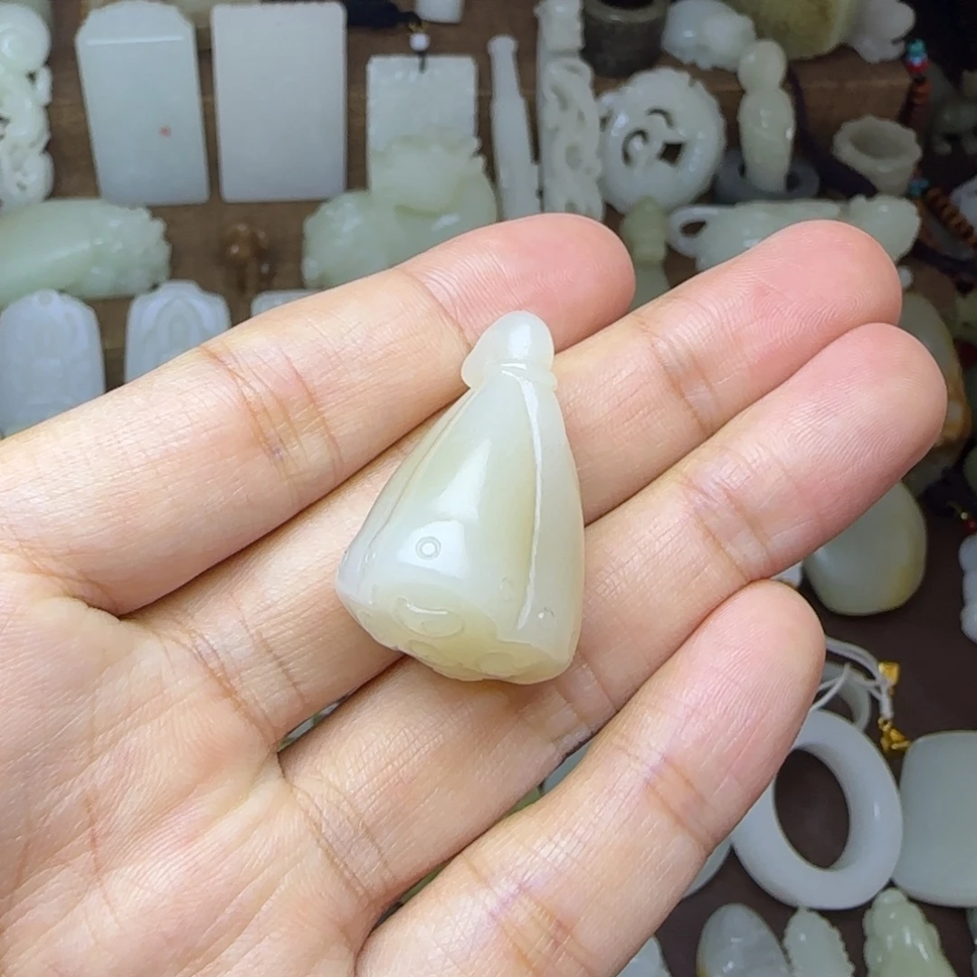 和田玉未镶嵌挂件