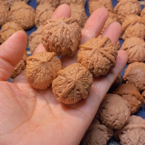 【闪购商品】吊坠文玩核桃飞**楼金钱豹雨花石三棱2对