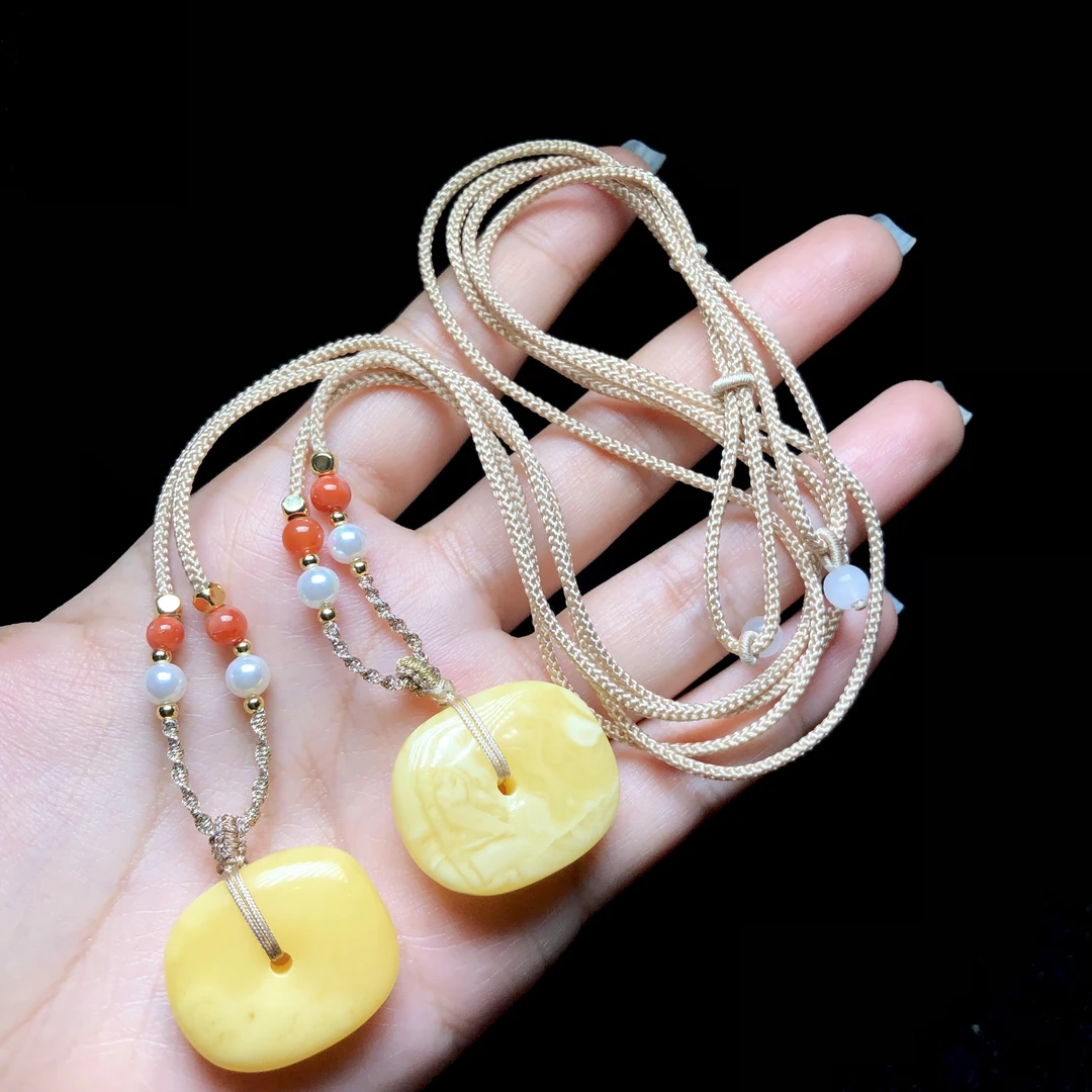 【云上叙】蜜蜡吊坠-多样性发其一-随形-V44847-M（甄选）