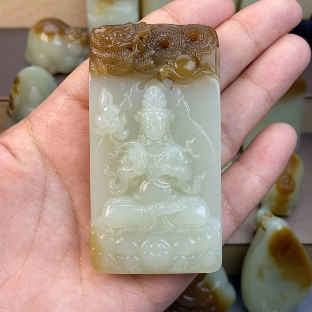 颈饰未镶嵌和田玉（糖玉）无*