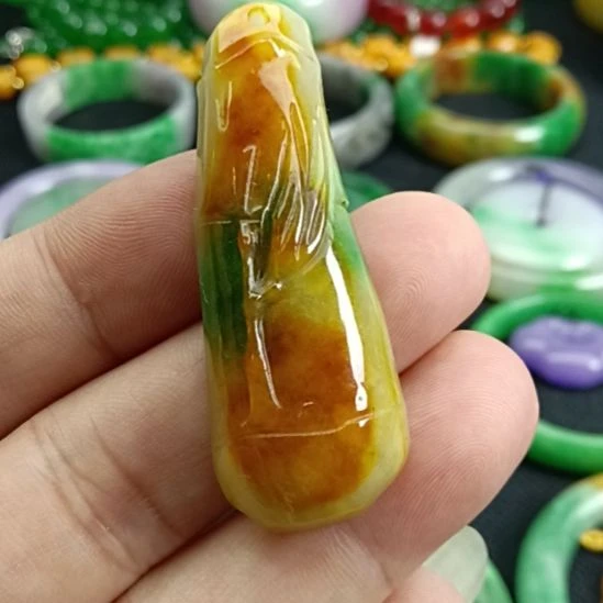 翡翠未镶嵌挂件翡翠