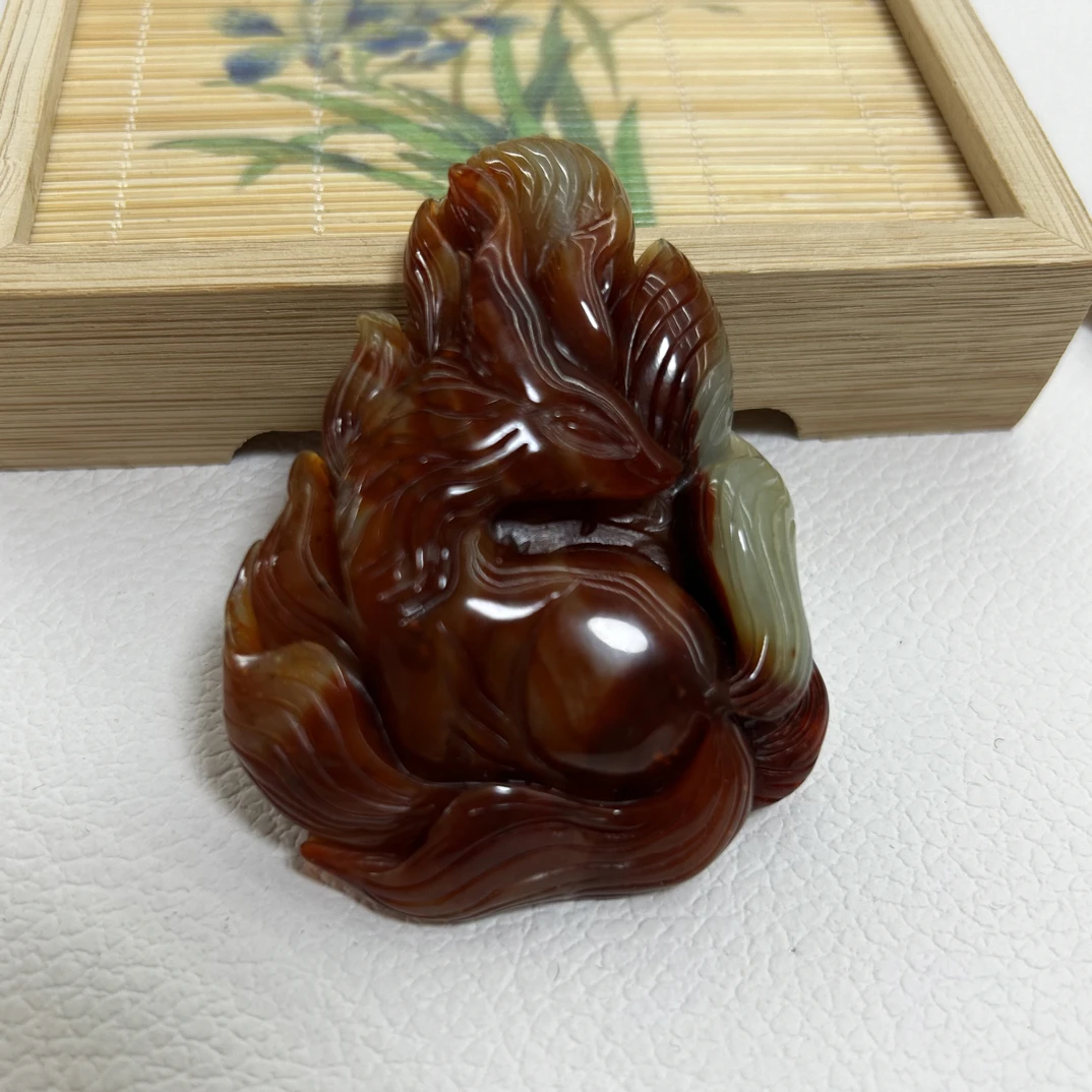 岫玉辽阳红料九尾狐挂件
