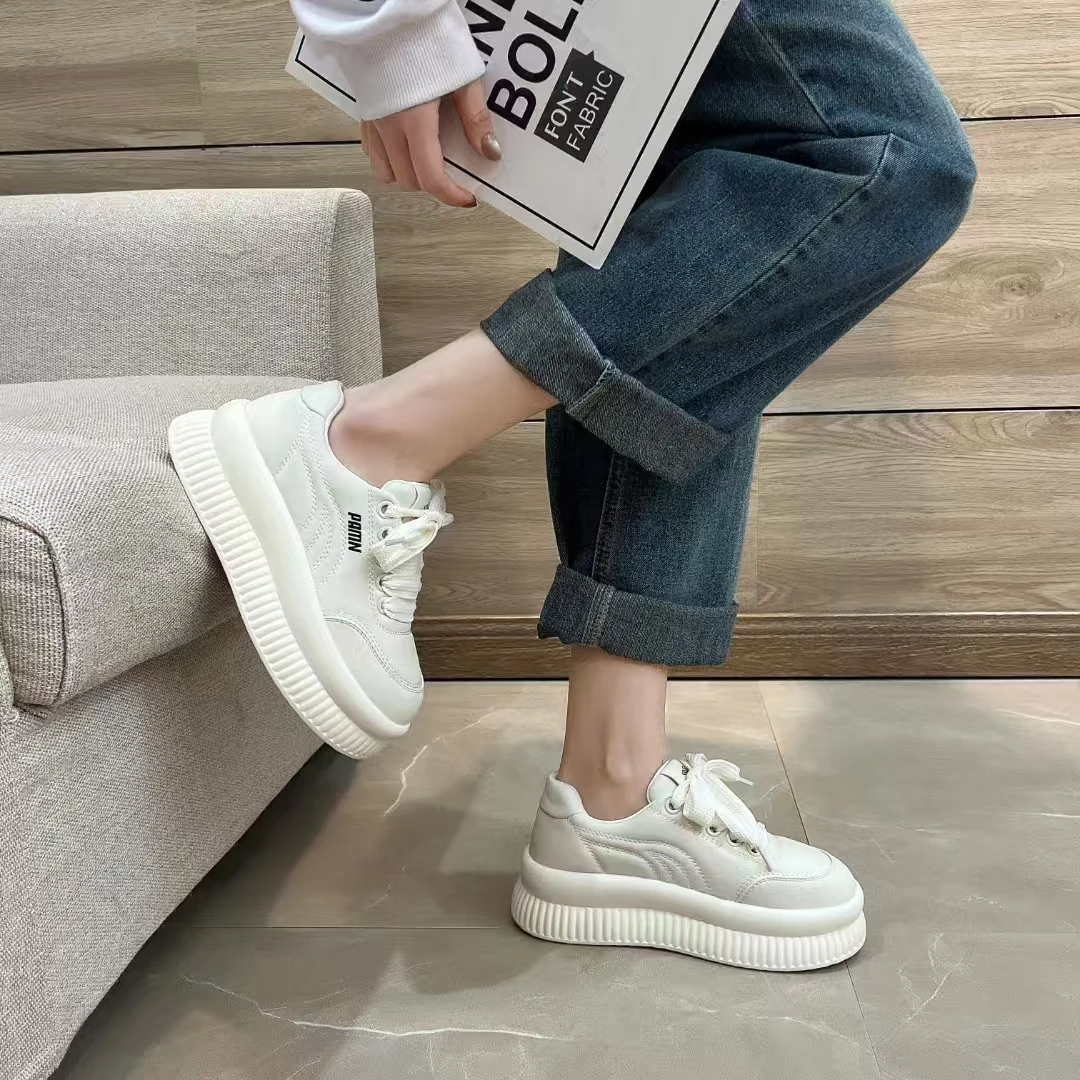 （8831）女秋冬新款时尚百搭休闲舒适百搭小白鞋面包鞋