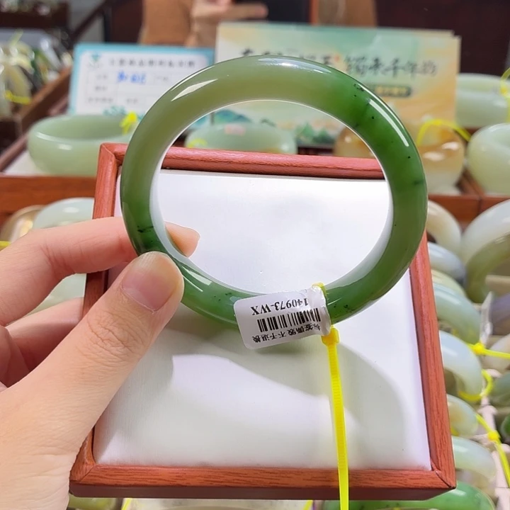 和田玉未镶嵌手镯58